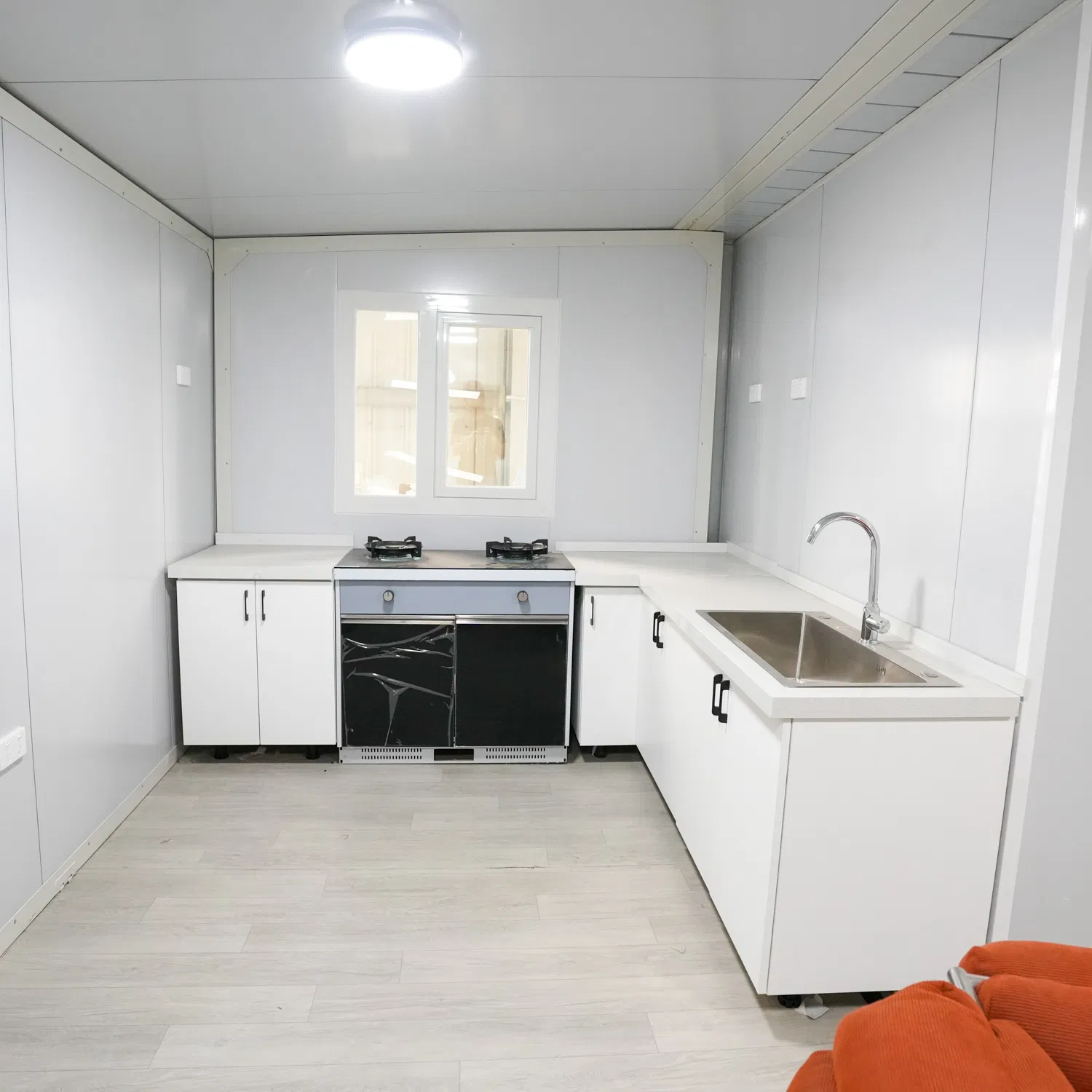Casa Contenedor Expandible Prefabricada Asequible: Opción de Vivienda Duradera y que Ahorra Espacio