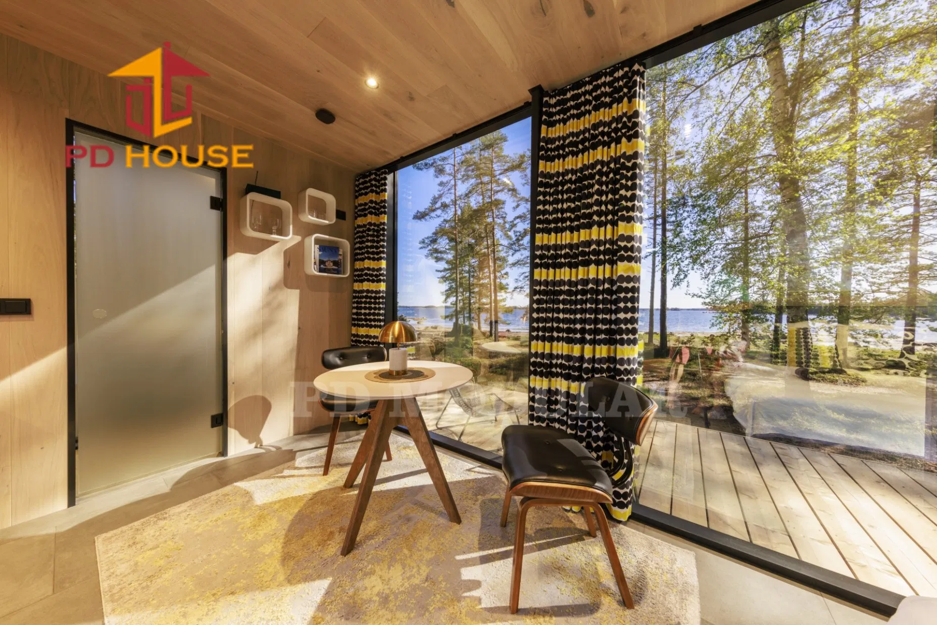 Casa modular prefabricada en el bosque del lago de montaña, moderno resort de campo, camping, hogar portátil, alojamiento de hotel con vidrio espejo y sauna