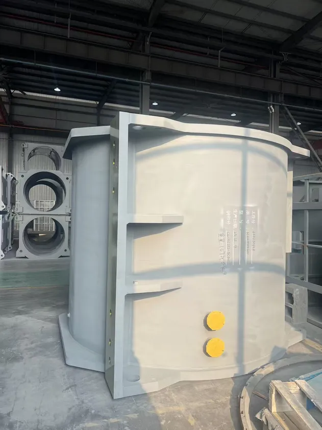 Soporte de abrazadera dividida para motor marino de imán permanente con refrigeración por agua y carcasa del estator
