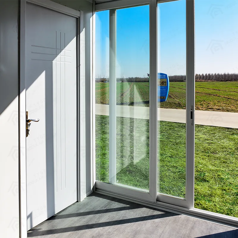 Detalles interiores y acabados del contenedor habitable