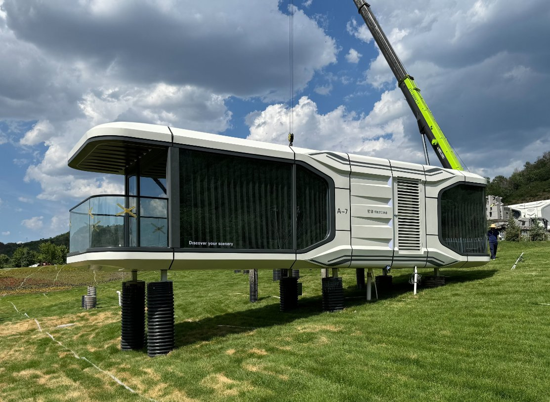 Cápsula espacial de hogar compacto de energía prefabricada y autosuficiencia funcional