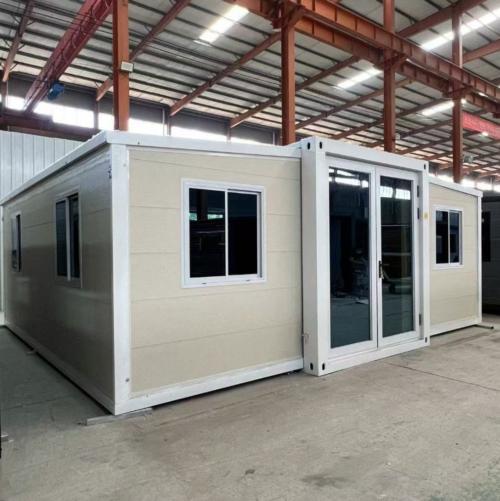 Casas prefabricadas aisladas para climas fríos con ventanas de alta eficiencia energética