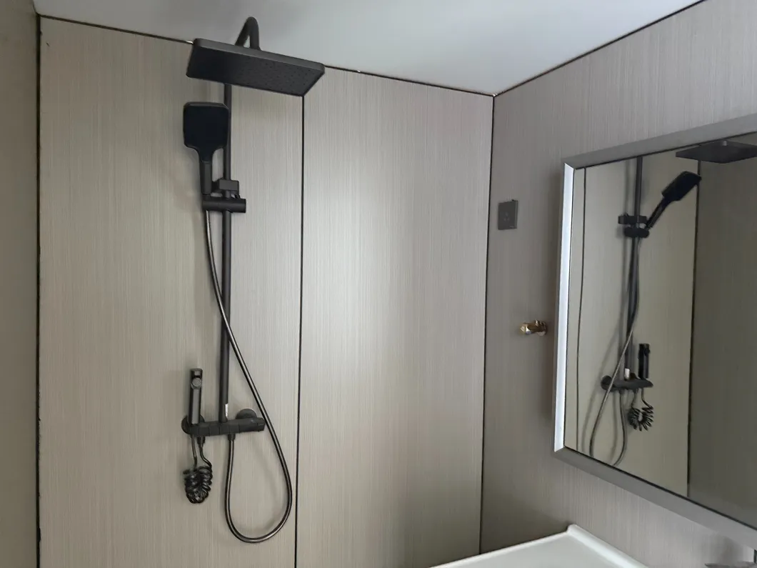 Casa Prefabricada Sostenible de Energía Solar y Eólica