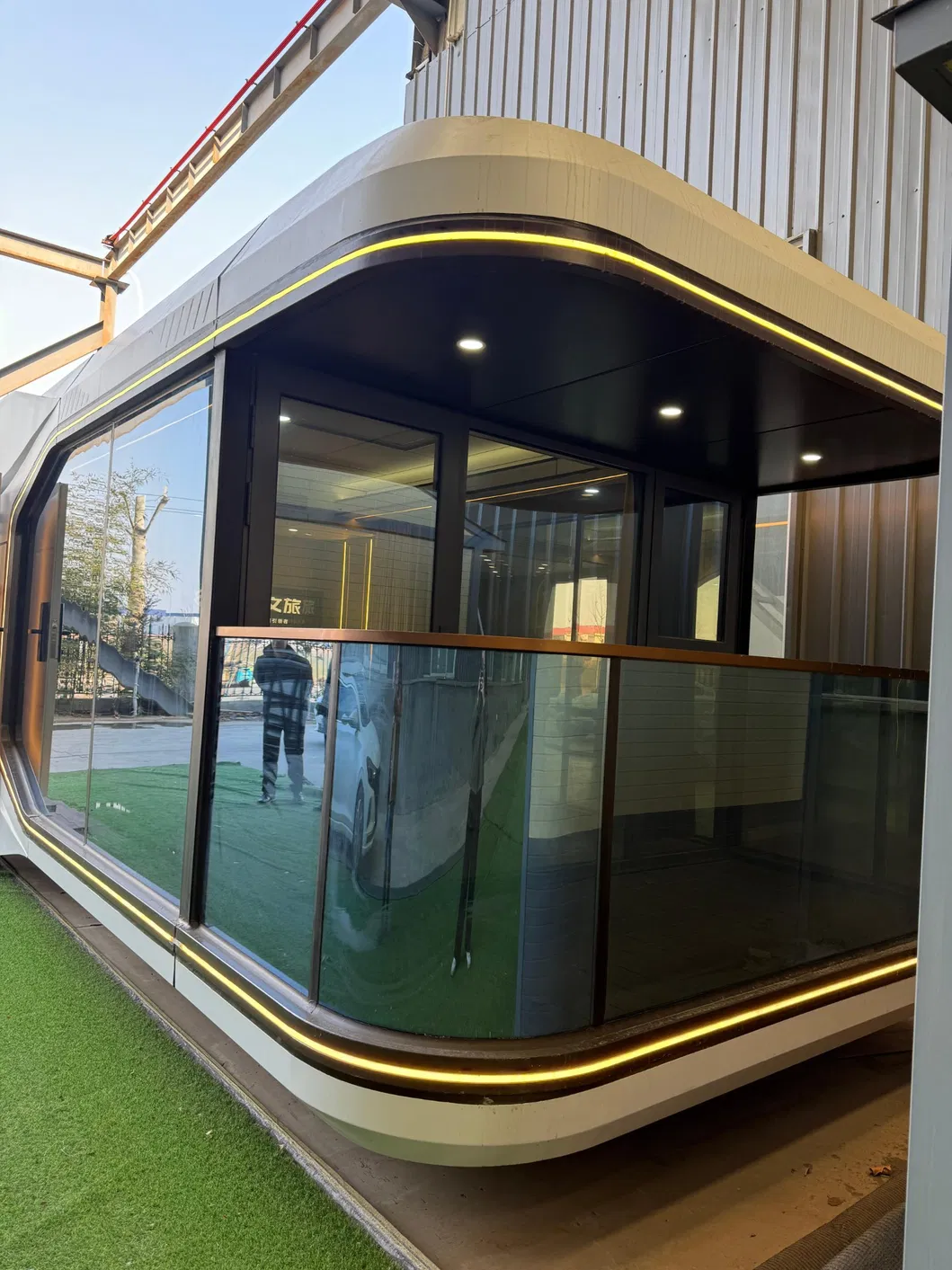 Hogares modulares prefabricados sostenibles con energía solar y eólica