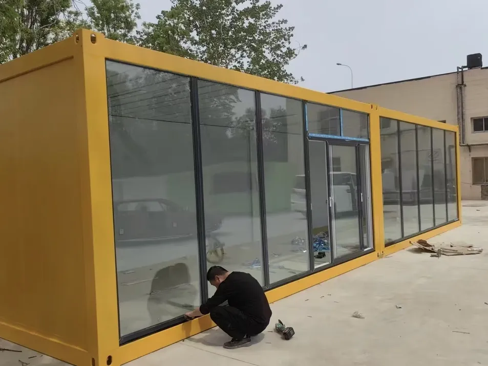 Ensamblaje Eficiente | Construcción Prefabricada Modular Personalizada