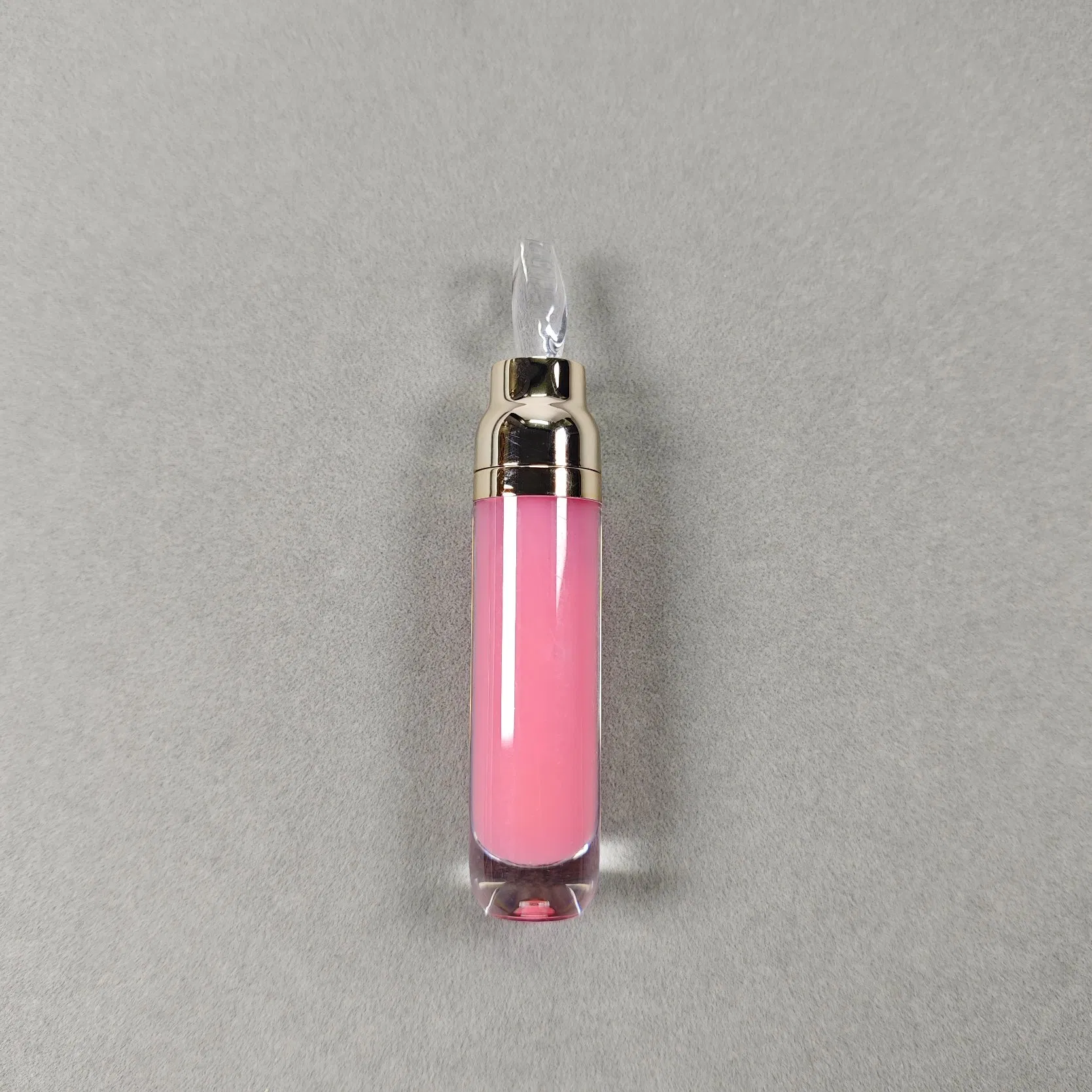 Suero labial natural de ácido hialurónico y péptidos de colágeno para el cuidado de los labios con etiqueta privada