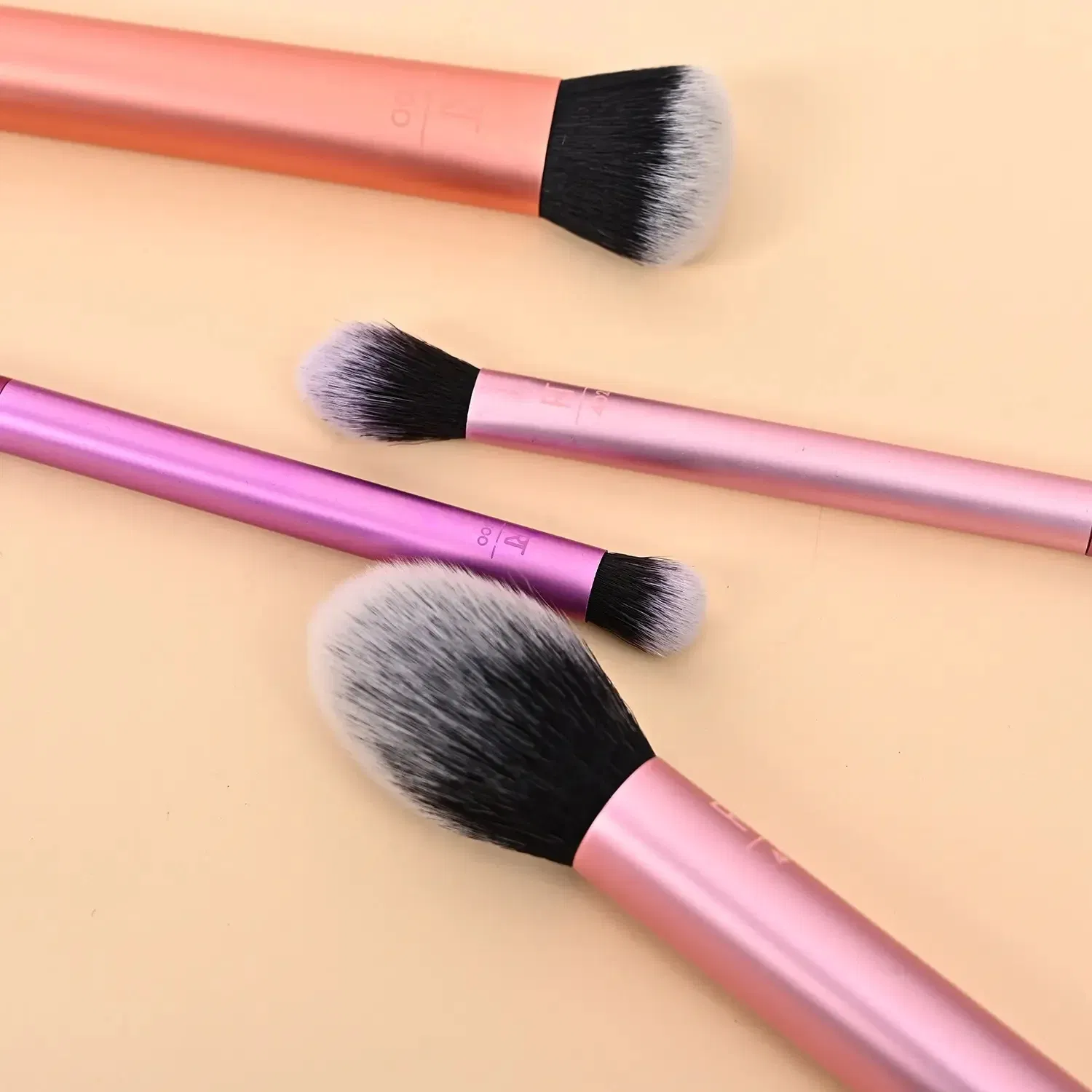 Conjunto de Pincéis de Maquiagem de Luxo Ditong Cosmetics Ferramenta de Beleza Pó de Fundação Blush Sombra de Olho Corretivo Pincel de Lábios e Olhos