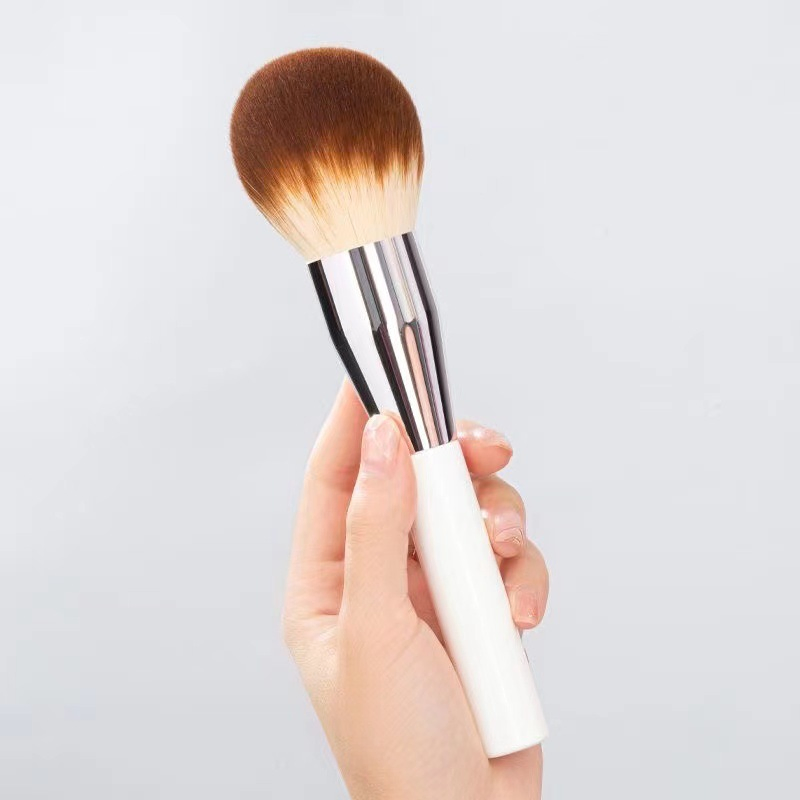 Escova de Pó de Concealer Kabuki Única de Maquiagem de Beleza com Cabo de Plástico - Atacado de Fábrica