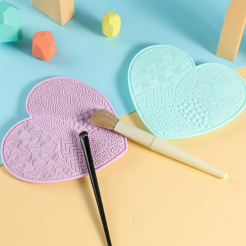 Ferramenta de Limpeza em Forma de Coração, Almofada de Esfregão, Limpador de Silicone para Pincéis de Maquiagem
