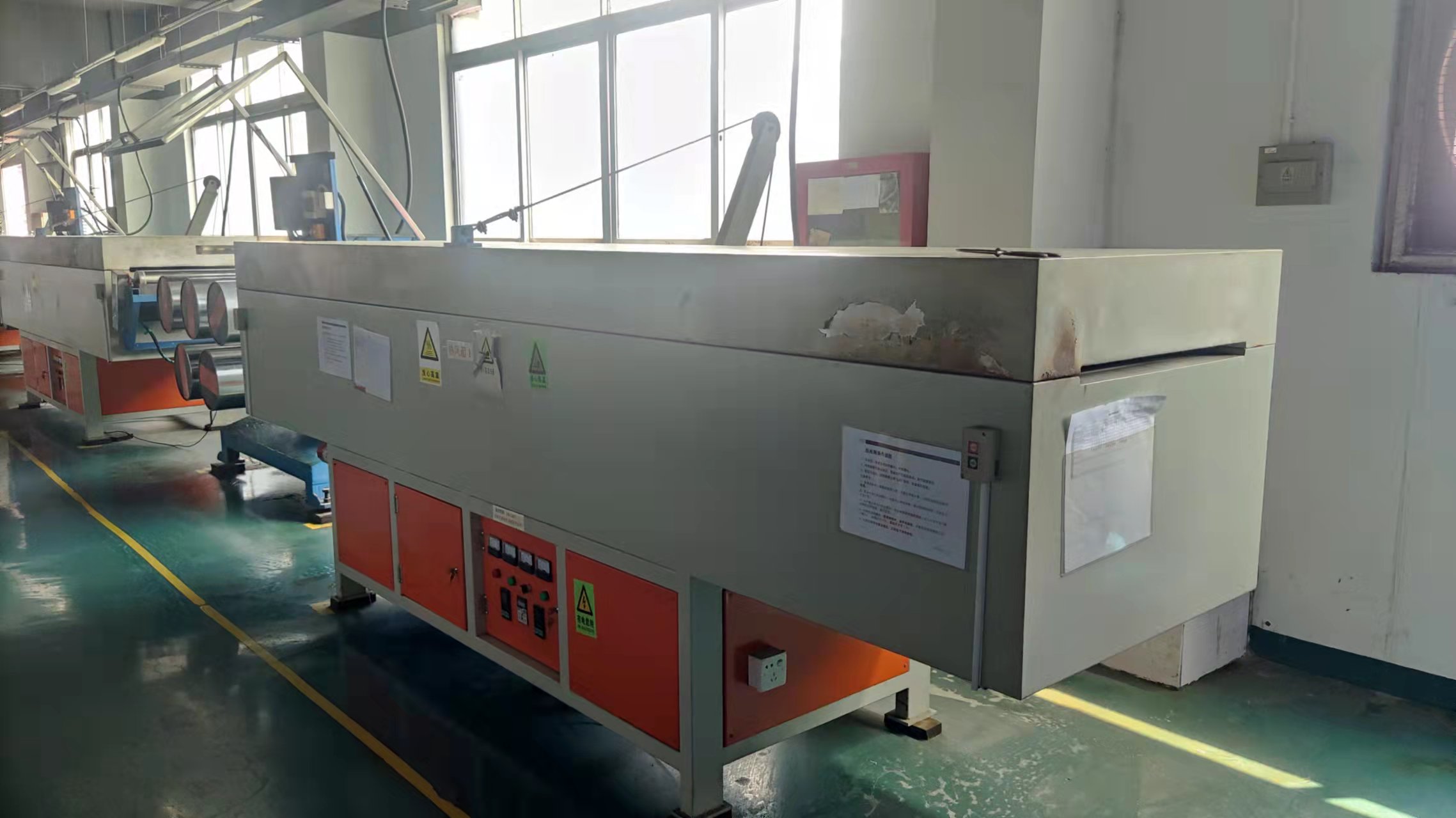 Forno - Tratamento térmico de componentes de ferramentas de beleza
