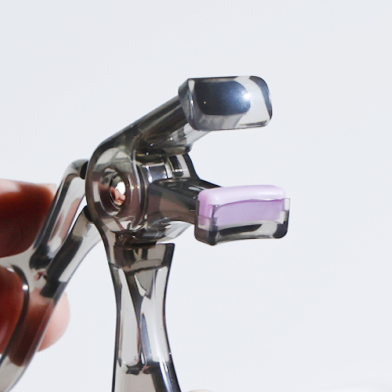 Curvador de Cílios Mini Portátil de Plástico Ferramenta Profissional de Maquiagem de Cílios Parciais com Almofada de Silicone