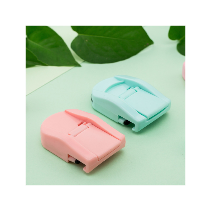 Novo Curvador de Cílios Portátil de Plástico ABS Mini Ferramenta de Beleza Parcial