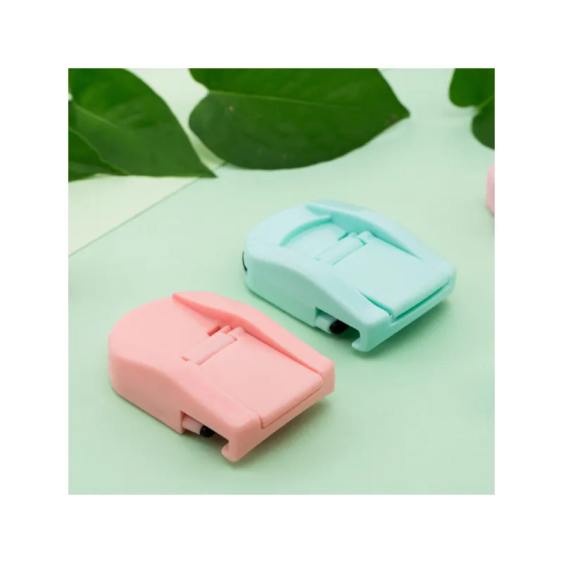 Novo Curvador de Cílios Portátil de Plástico ABS Mini Ferramenta de Beleza Parcial