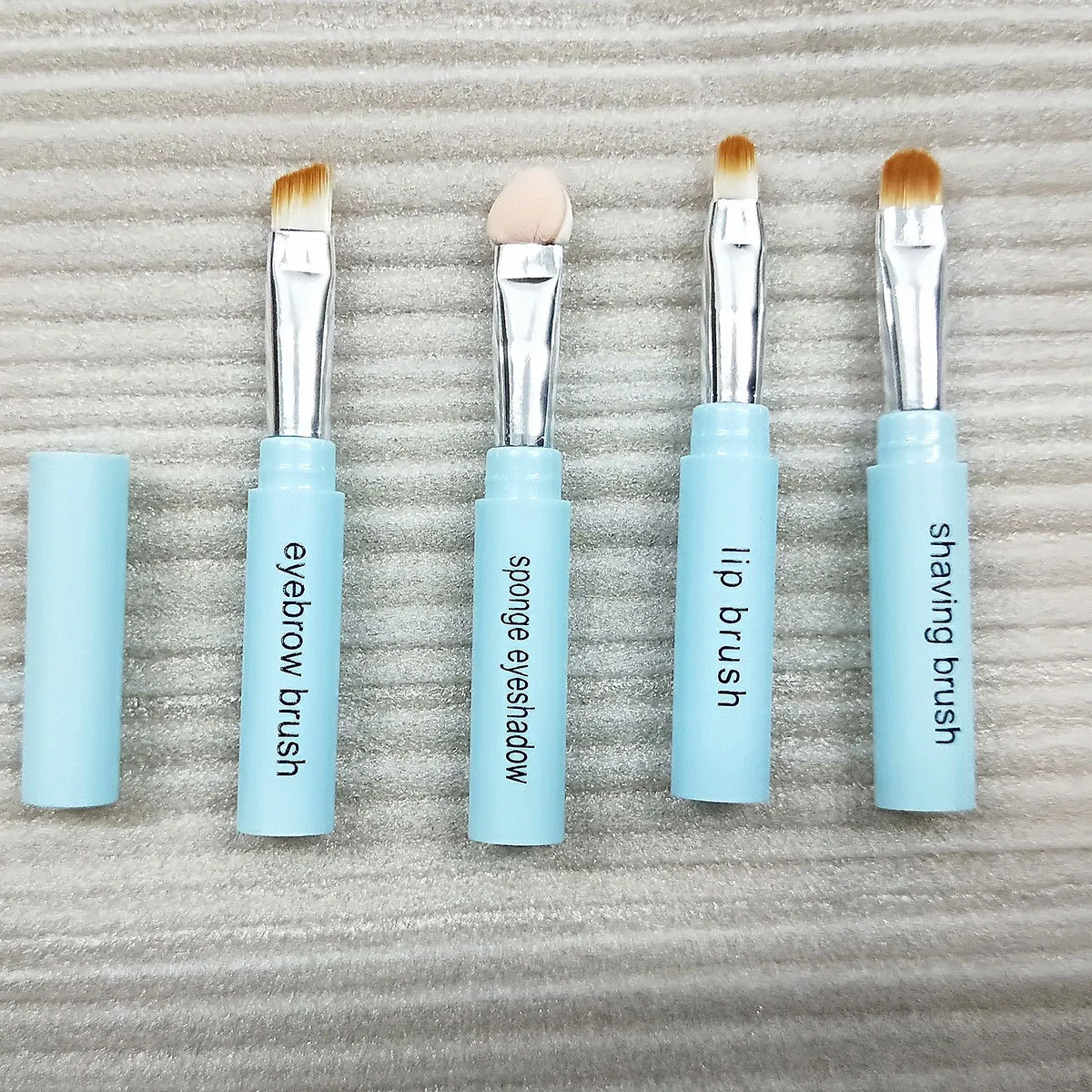 4 In1 Pincel de Maquiagem Multifuncional Pincel de Lábios Destacável Esponja Pincel de Sombra de Olhos