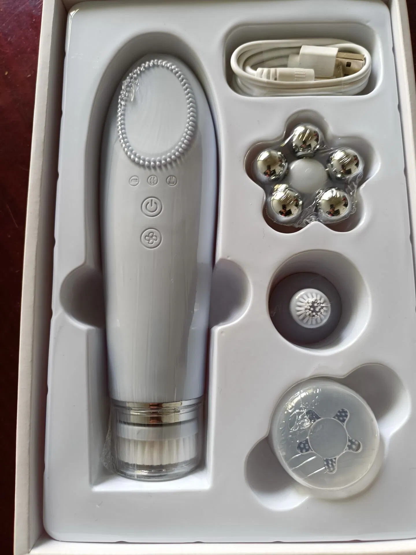 Best Sell 4 in 1 Face Makeup Cleaner Electric Facial Cleansing Brush