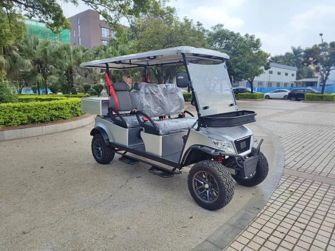 4 Wheel 4 Seater Electric Trucks Mini Solar Golf Cart Made in China