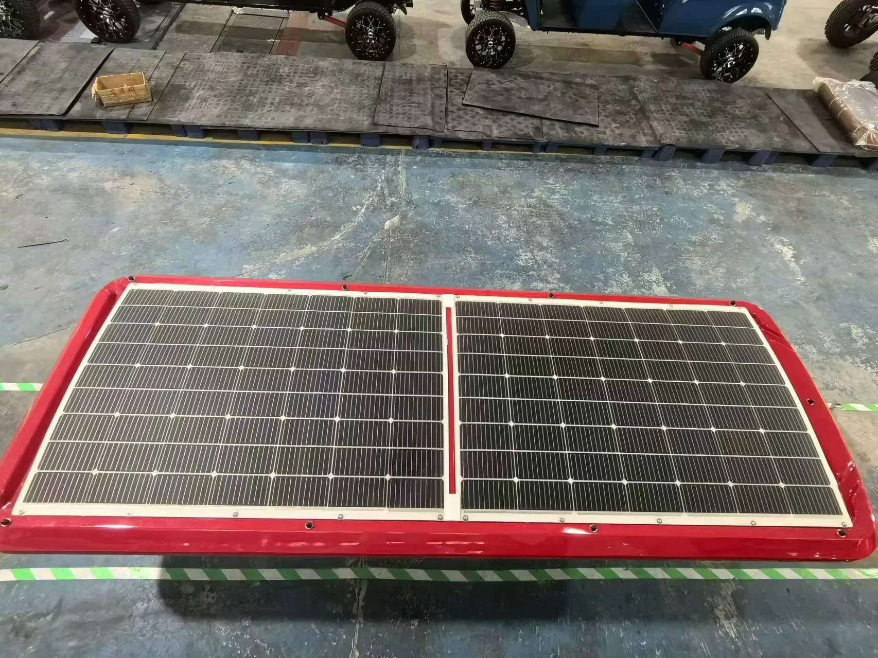 Four Wheel Disc Brake 4 Seater Electric Golf Cart with Solar Made in China