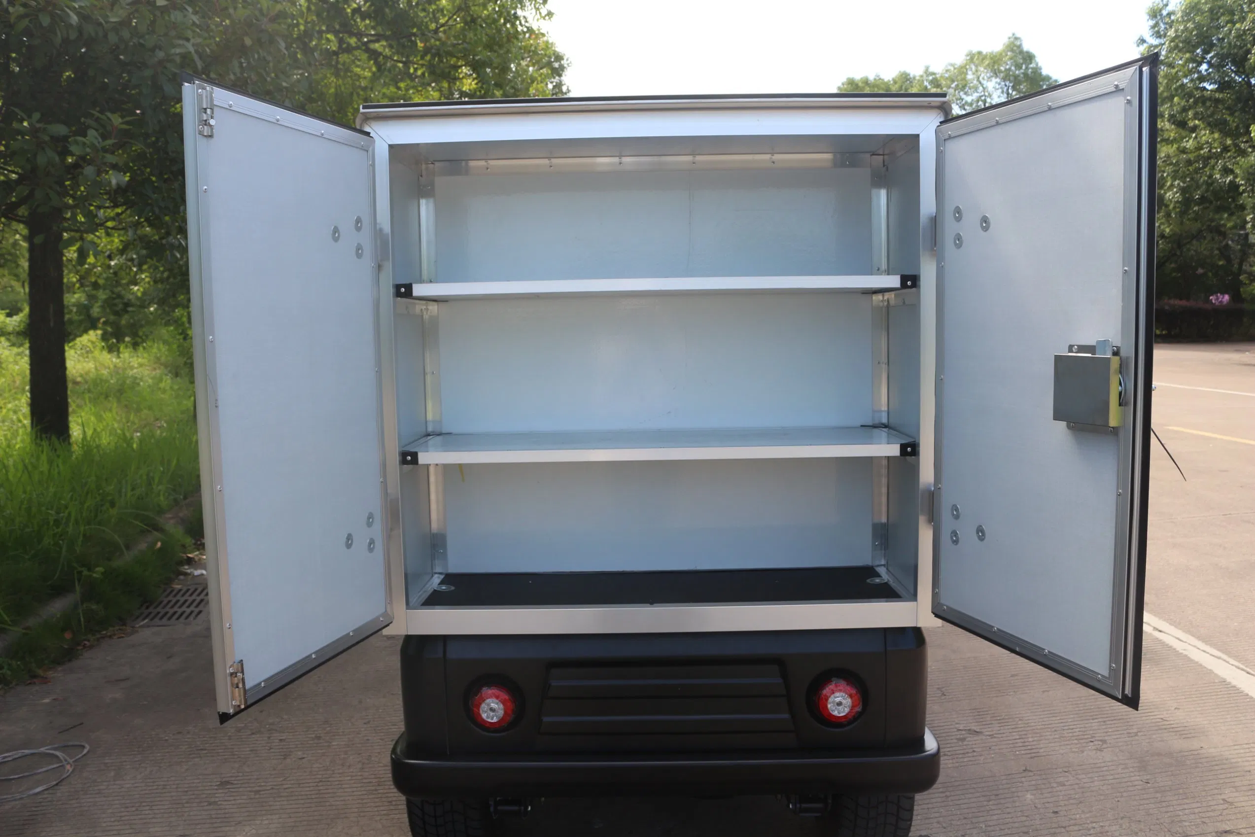 Utility Vehicle Cargo Box Carryall 600kgs for Transpotation/Food and Beverages