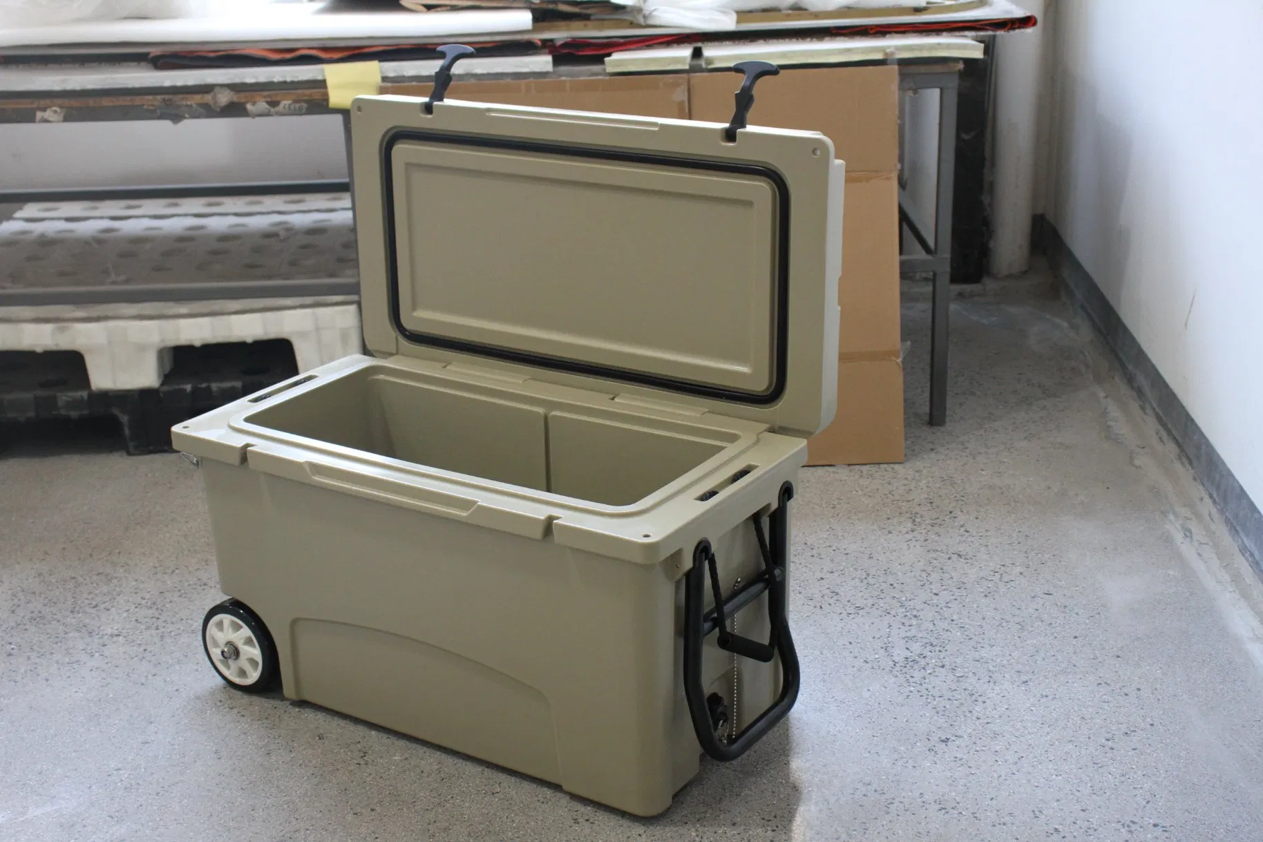 Polyethylene Large Golf Cart Picnic Roto Ice Chest Cooler Box