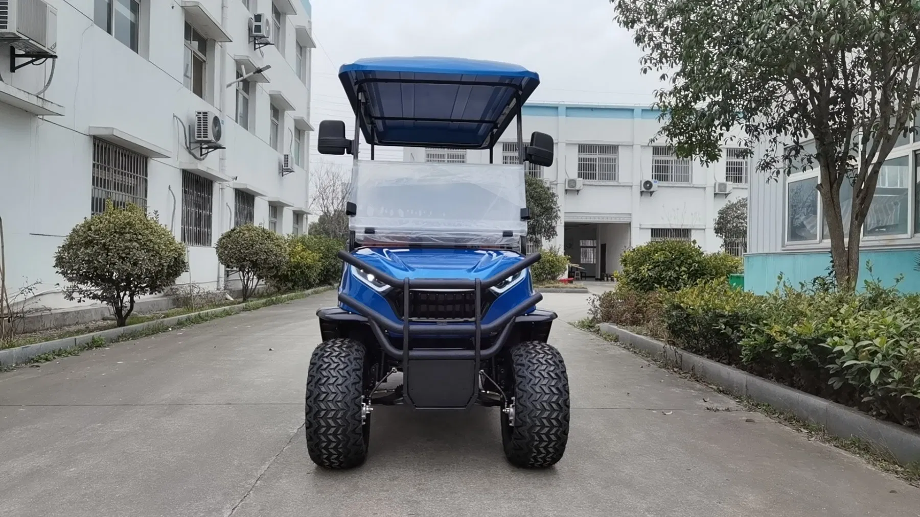 High Quality 4 Seater Cheap Club Electric Golf Cart with on-Board Charger