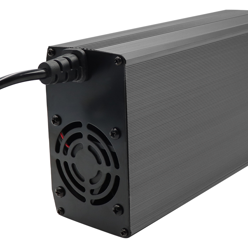 High Power Golf Cart Forklift Lithium Battery Charger 60V 15A for LiFePO4