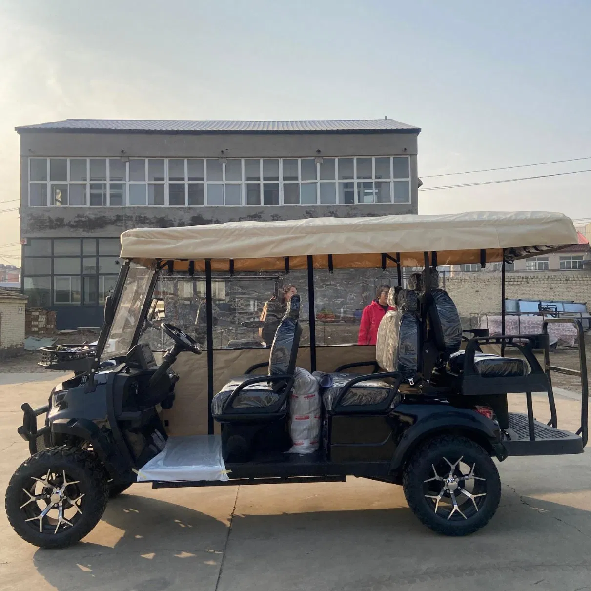 6-Seater Golf Cart with Sunshade Roof for Hot Area