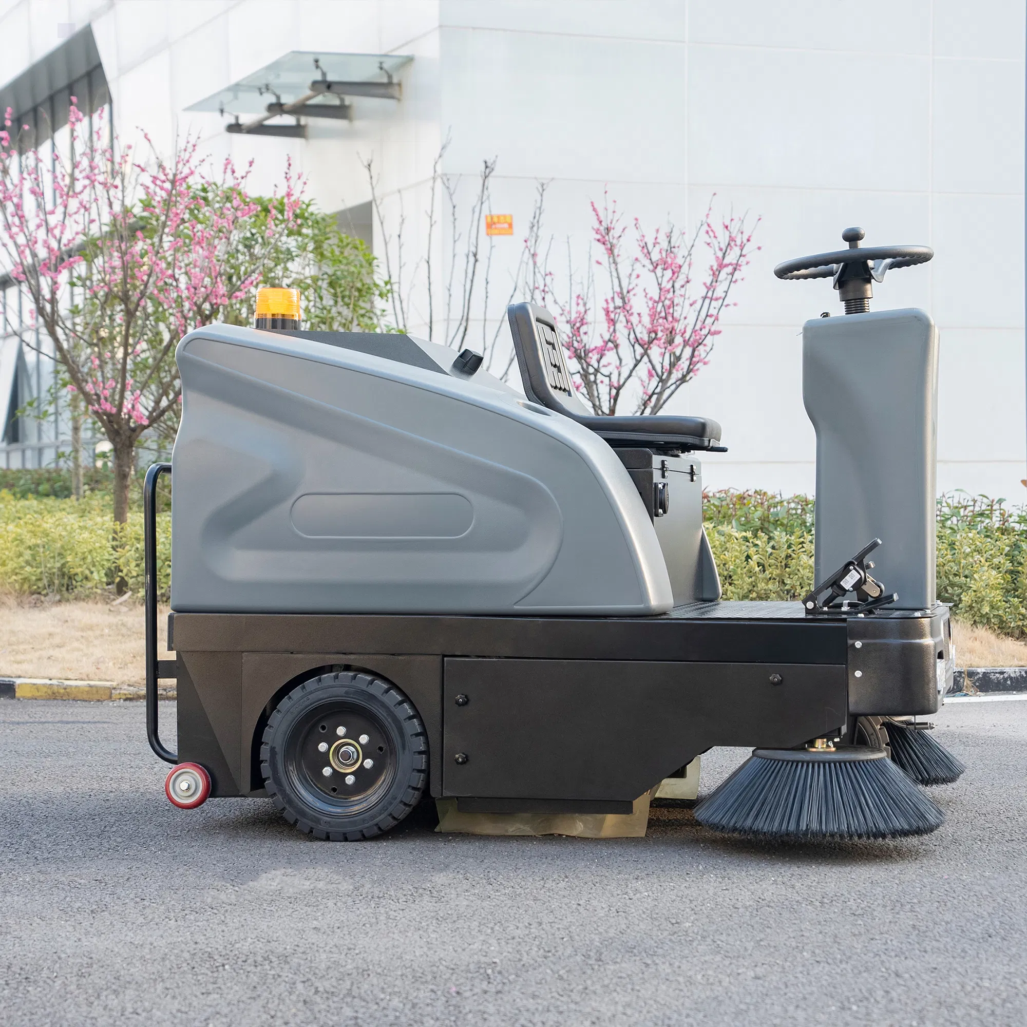 Compact Electric Sweeping Solution with Advanced Technology From Xinleifa