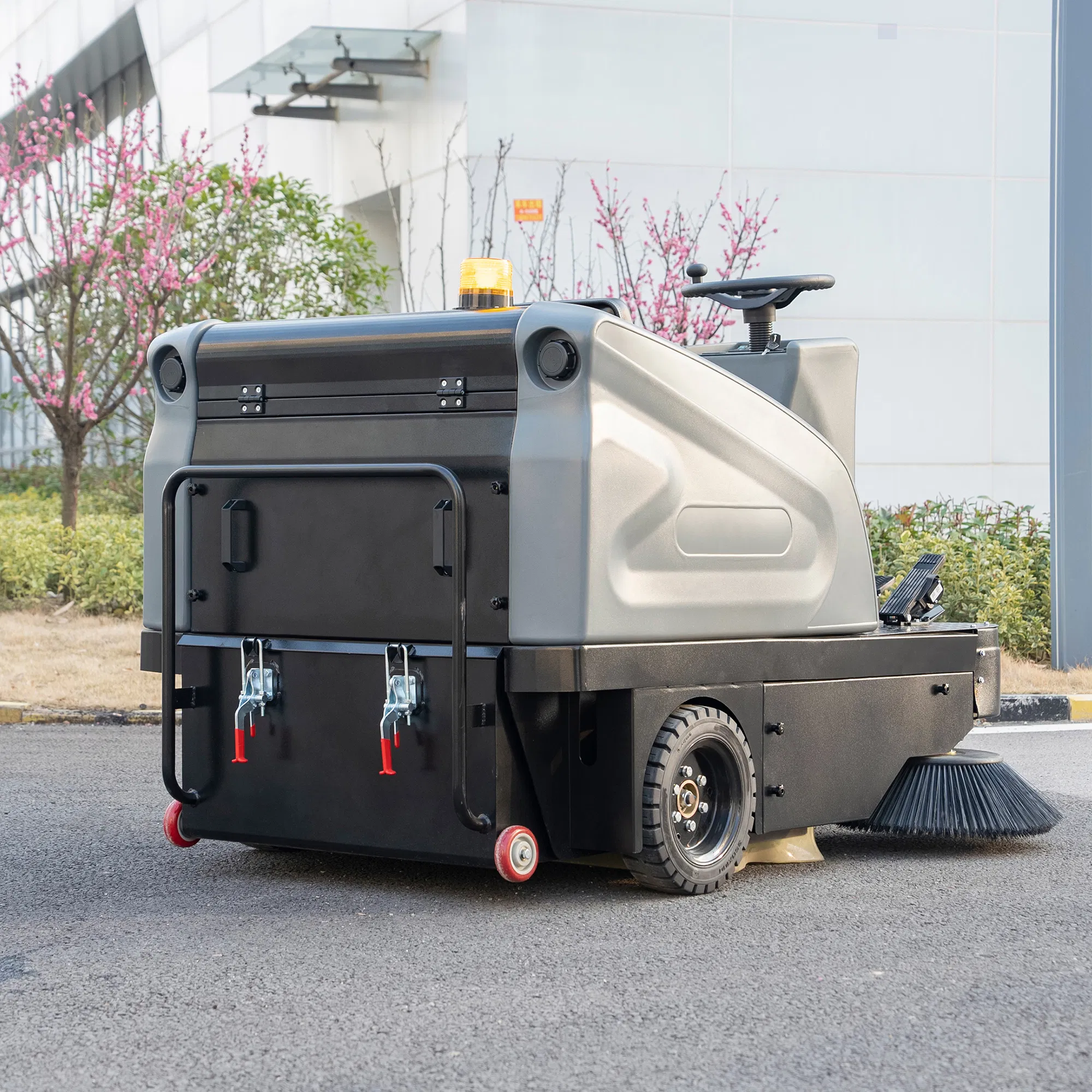 Compact Electric Sweeping Solution with Advanced Technology From Xinleifa