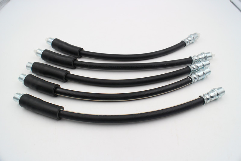 China Supplier Car Parts Auto Chassis SAE J1401 1/8 Flexible Hyraulic Air A/C AC Power Steering Rubber Brake Fuel Pipe Hose Brake System with DOT Certificate