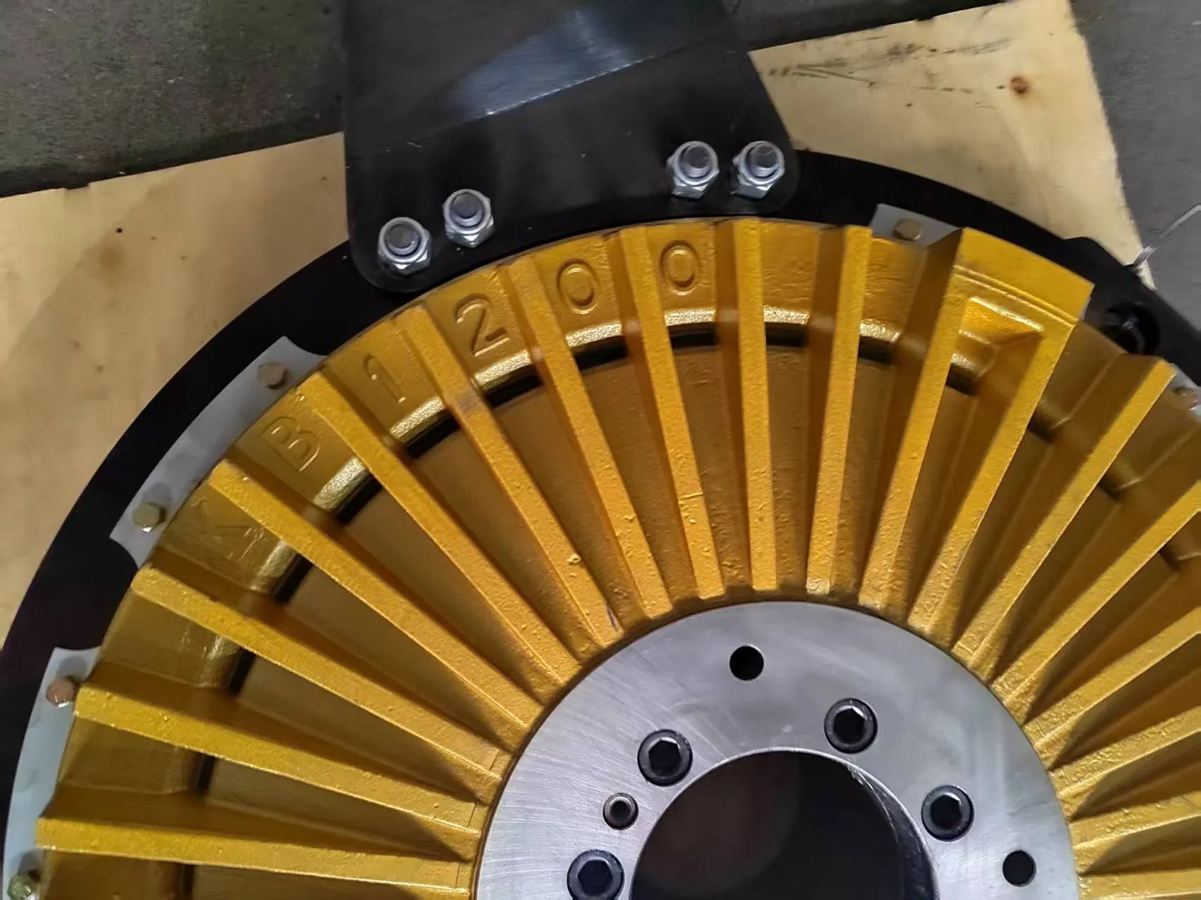 Heavy-Duty Clutch Brake System for Accurate Shearing Operations
