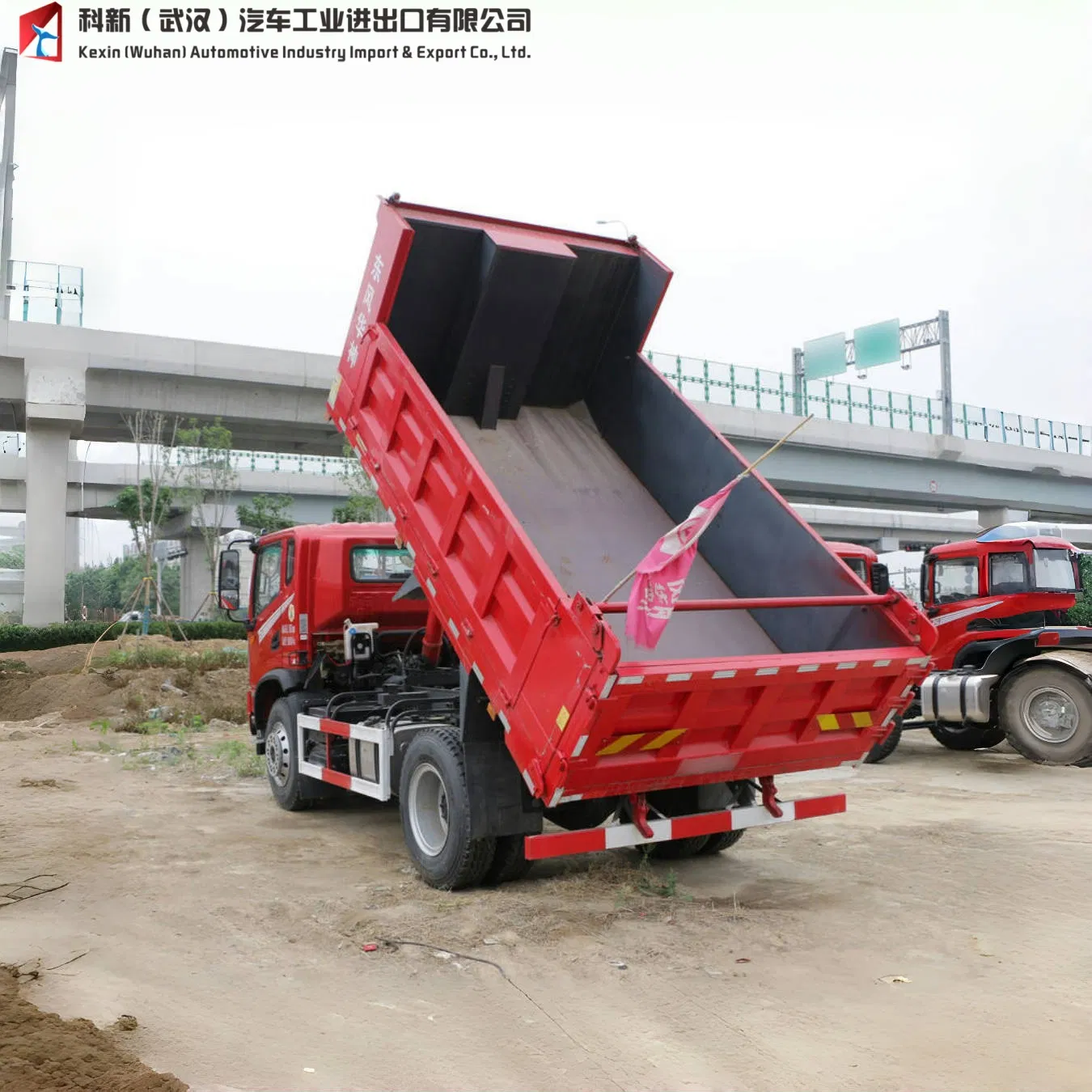 High-Performance 180 HP Dongfeng Huashen T3 4X2 Dump Truck – Reliable Solution for Heavy-Duty Transport