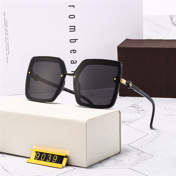 Wholesale 2022 Glasses fashion trendy UV400 Square Fashion Sunglasses Newest 2020 With Case Manufacturers, Factories