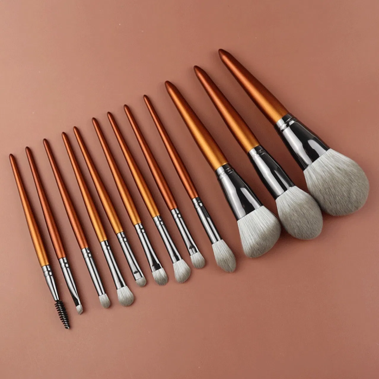 Conjunto de Pincéis de Maquiagem Beautichen 12PCS Laranja e Cinza – Cerdas Sintéticas Macias com Ferrule Prateado – Pincéis Cosméticos Profissionais para Base, Pó