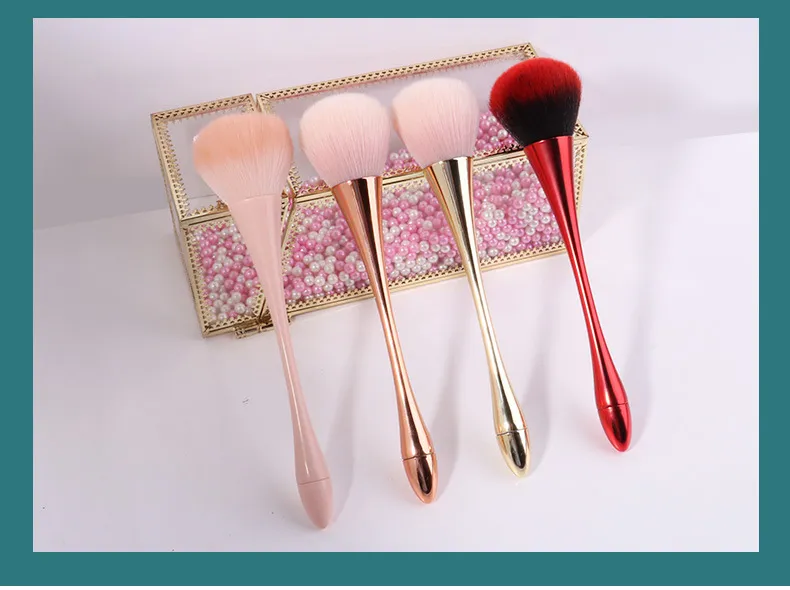 Novo Pincel de Maquiagem Dourado: Pequena Ferramenta de Blush em Pó Solto