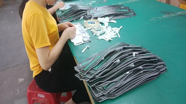 Fábrica Moije Beauty — Linha de Produção de Pincéis Cosméticos em Dongguan, China