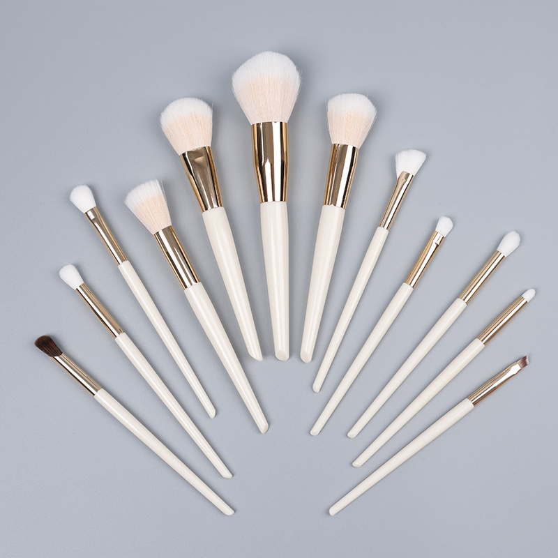 Conjunto de Pincéis de Maquiagem Beautichen 12PCS Branco com Ferrule Dourado - Conjunto Completo de Pincéis para Pó Solto e Blush para Iniciantes, Venda Direta de Fábrica