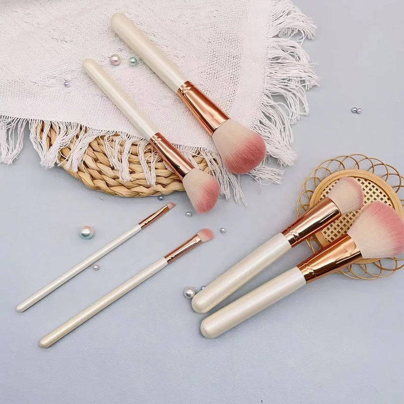6 Conjunto de Pincéis de Maquiagem com Cerdas Macias da PCS para Pó Solto, Iluminador, Blush, Sobrancelha, Lábios e Sombra para Olhos
