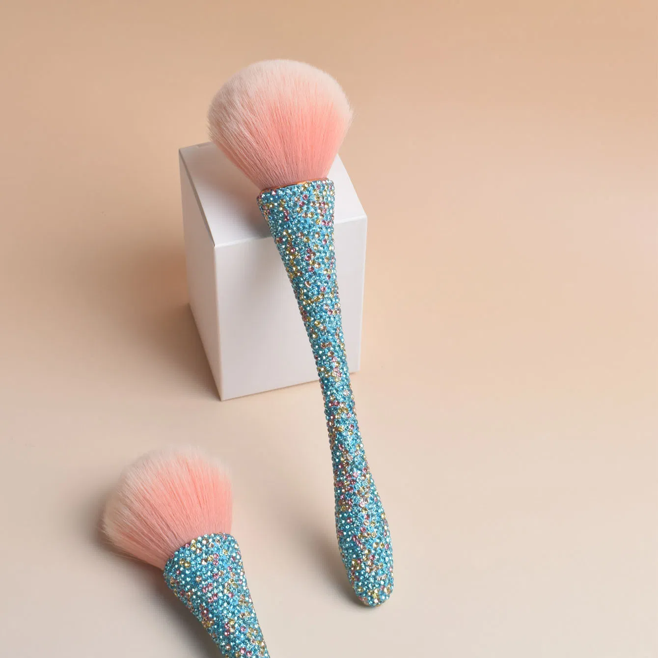 Pincéis de Maquiagem de Diamante de Luxo Pó Solto Brilhante Pincel de Fundação Blush Pincel de Iluminador Ferramentas de Beleza para o Rosto Mulheres