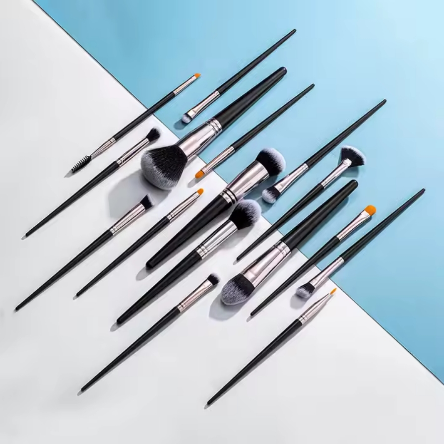 Conjunto de Pincéis de Maquiagem com Cabo de Plástico Preto de Cabelo Sintético de Marca Própria 16PCS