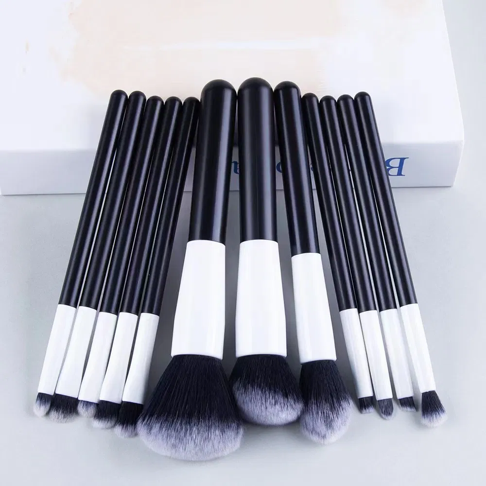 Conjunto de Pincéis de Maquiagem Personalizado em Fibra Sintética Portátil com Logo 12 PCS
