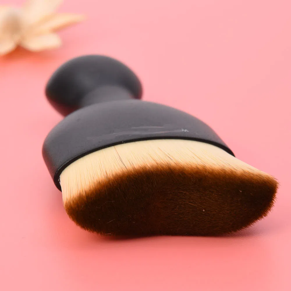 Pincel de Maquiagem para Contorno, Corretivo, Blush e Mistura de Fundos Angulados na Cor Preta