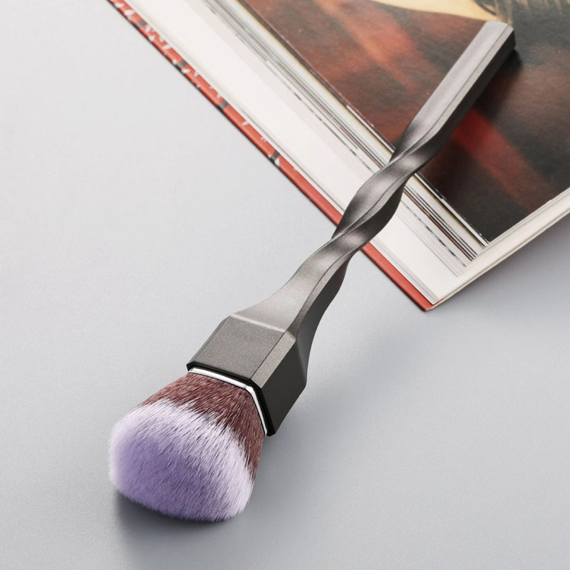 Novo Estilo Pincel de Fundação com Cabo Espiral Plano Sem Rastro Pó Perfeito Pincel de Corretivo Muscular Nu Portátil Pincel de Maquiagem Macio