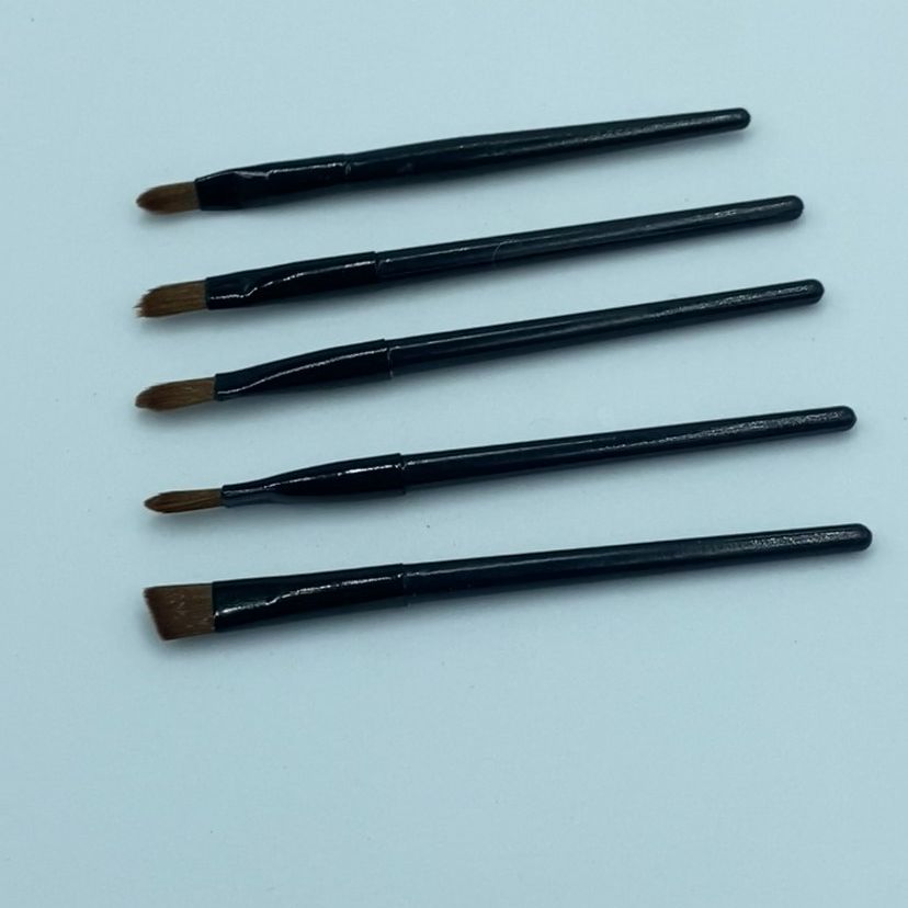 Conjunto de Pincéis de Maquiagem para Sombra de Olhos, Sobrancelha e Corretivo com Pincéis de Plástico Pequenos e Angulados