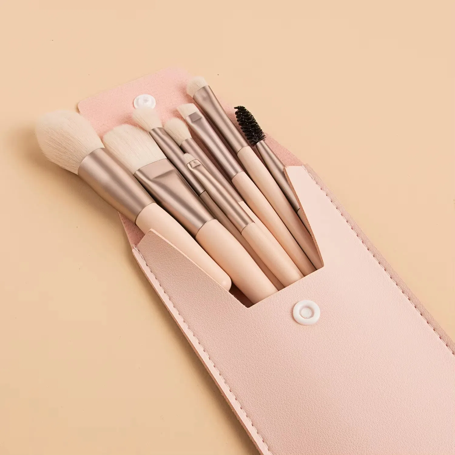8PCS Quatro Cores Qualidade Profissional 2020 Conjunto de Pincéis de Maquiagem