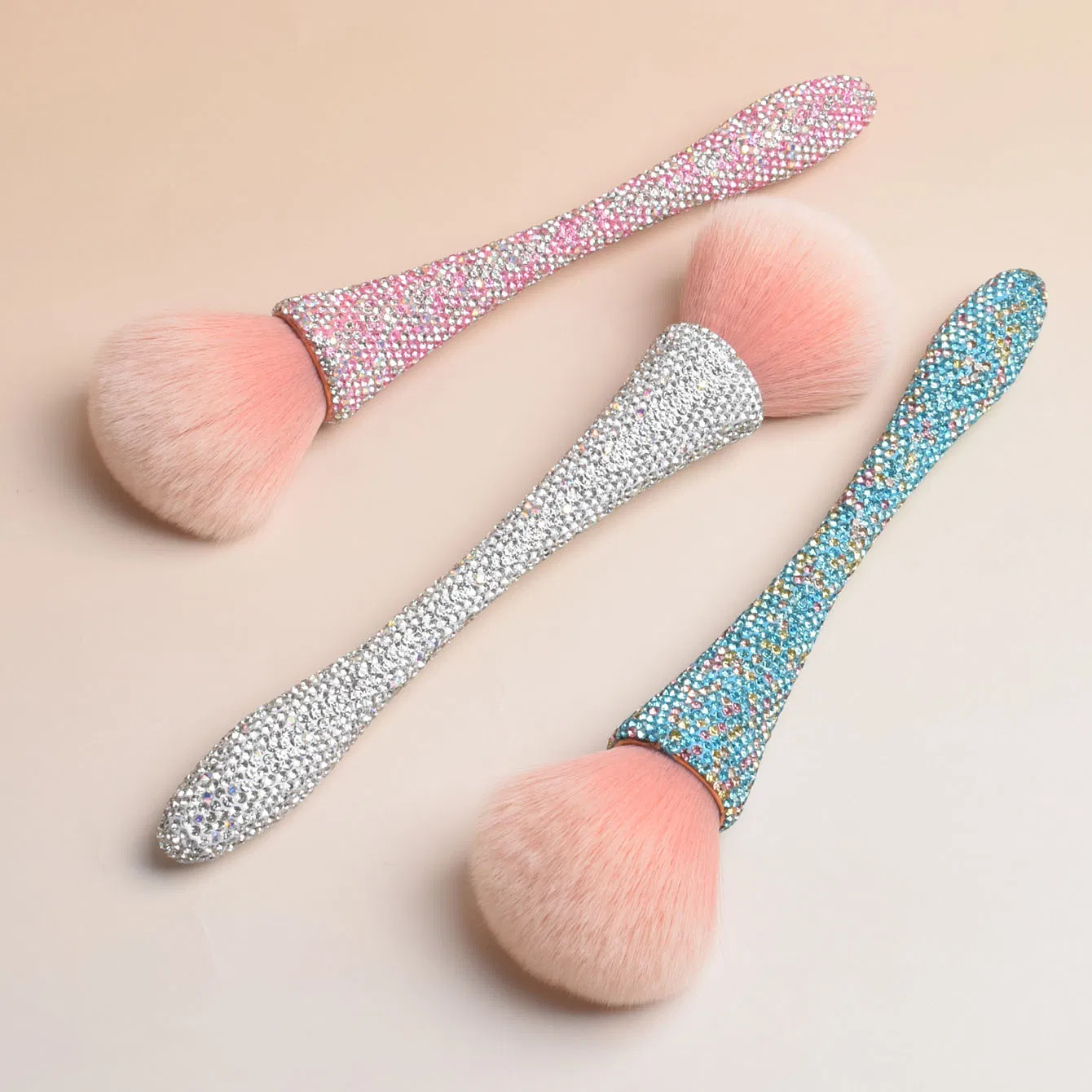 Pincéis de Maquiagem de Diamante de Luxo Pó Solto Brilhante Pincel de Fundação Blush Pincel de Iluminador Ferramentas de Beleza para o Rosto Mulheres