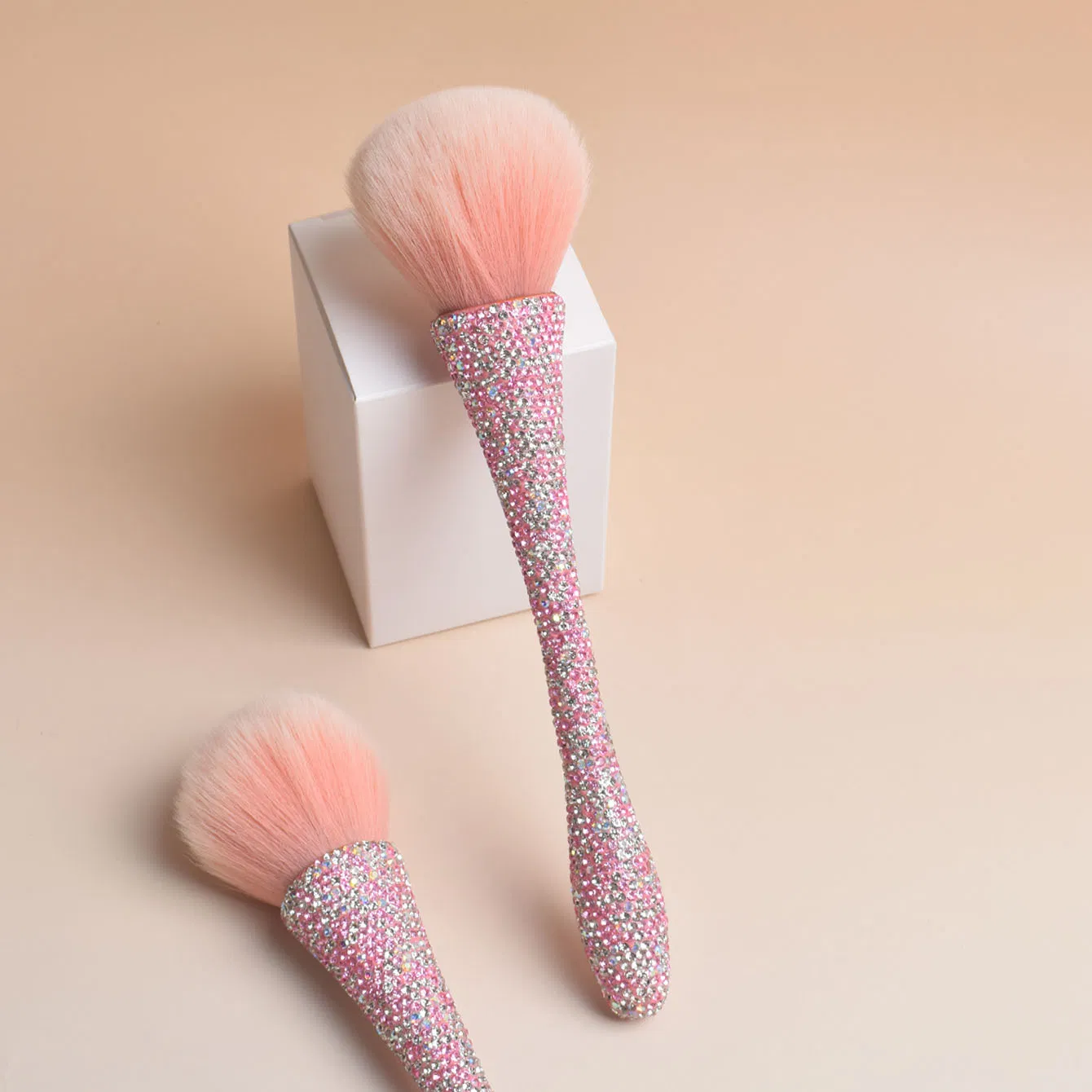 Pincéis de Maquiagem de Diamante de Luxo Pó Solto Brilhante Pincel de Fundação Blush Pincel de Iluminador Ferramentas de Beleza para o Rosto Mulheres