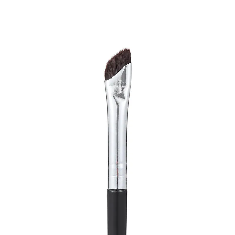 Dica Ideal para Maquiagem de Olhos com Pincel de Delineador Angulado de Uma Extremidade