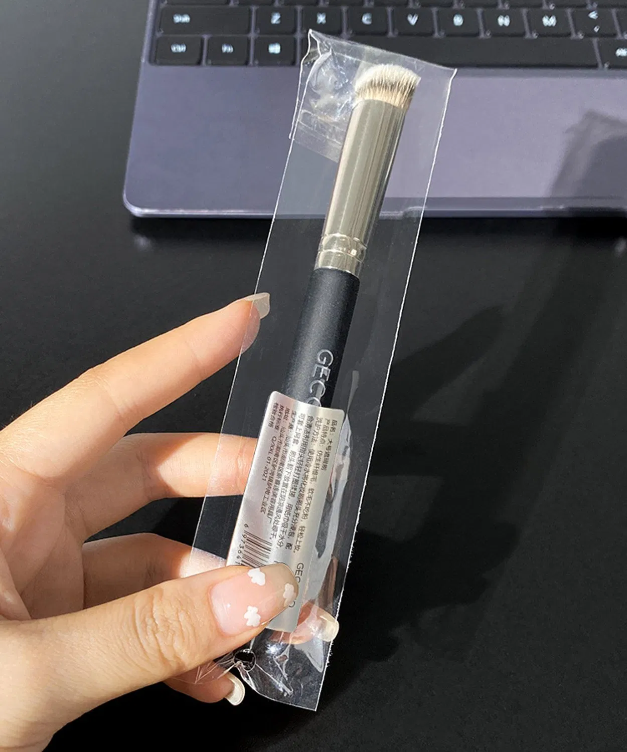 Pincéis de Maquiagem Profissionais Pequenos para Fundação e Corretivo com Pó, Líquido e Creme, Contorno de Nariz com Mini Angulado de Topo Plano para Área dos Olhos