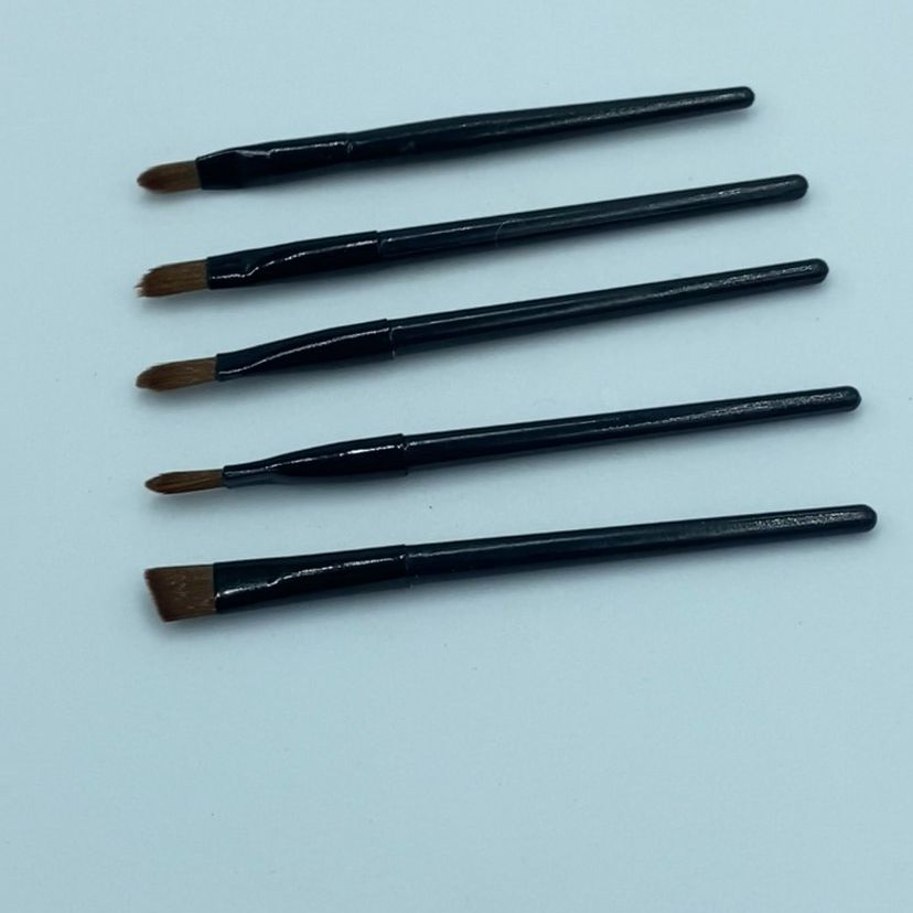 Conjunto de Pincéis de Maquiagem para Sombra de Olhos, Sobrancelha e Corretivo com Pincéis de Plástico Pequenos e Angulados