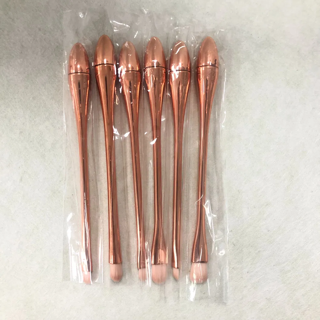 Pincel de Maquiagem para Blush com Forma de Flor de Rosa, Cabo Dourado, Gradiente de Rosa e Laranja, Cerdas Macias